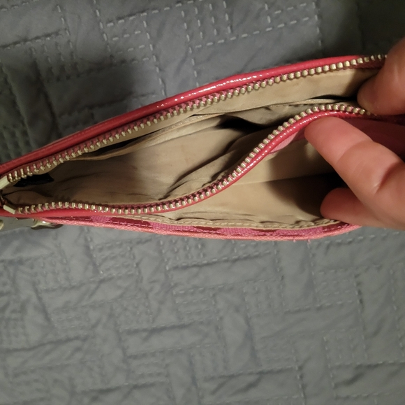 Coach Wrislet - Picture 3 of 3